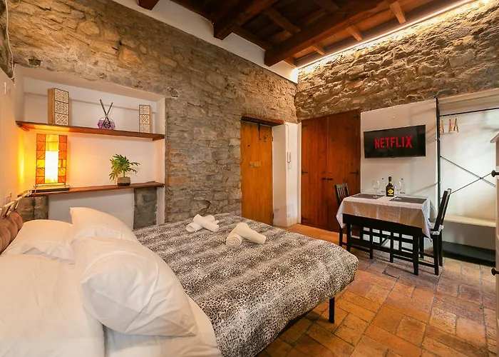 Apartament Angolo Medioevale - Centro Como